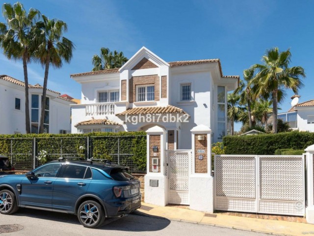 Huvila, Estepona