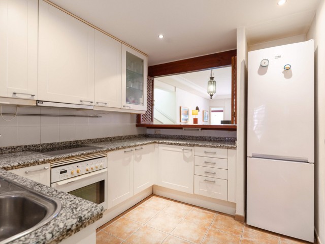Appartement avec 3 Chambres  à Estepona