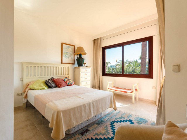 Appartement avec 3 Chambres  à Estepona