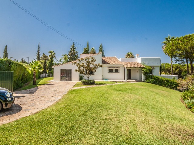 5 Sovrums Villa i Elviria