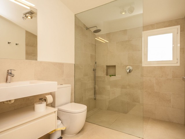 5 Sovrums Villa i Elviria