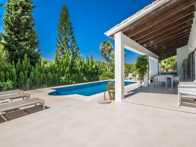 5 Sovrums Villa i Elviria
