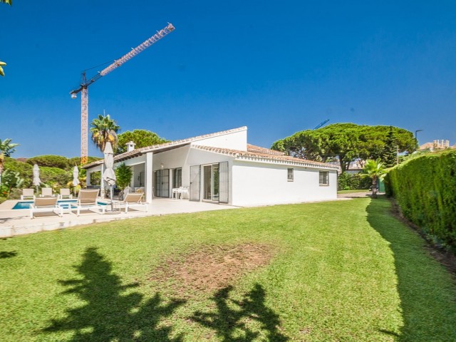 5 Sovrums Villa i Elviria