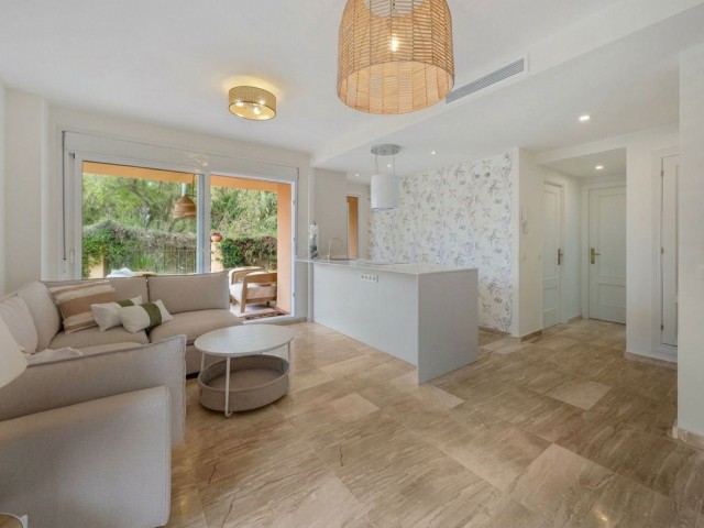 Apartment, Las Chapas, R5382007