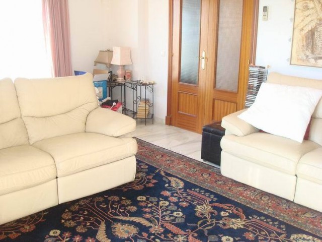 Maison mitoyenne avec 3 Chambres  à Mijas