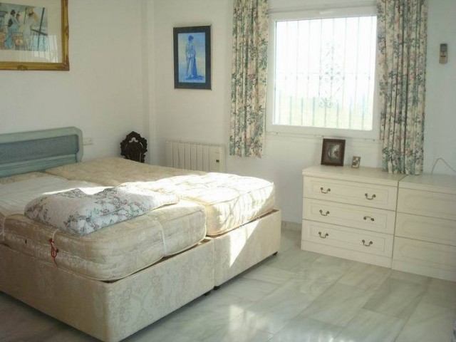Maison mitoyenne avec 3 Chambres  à Mijas