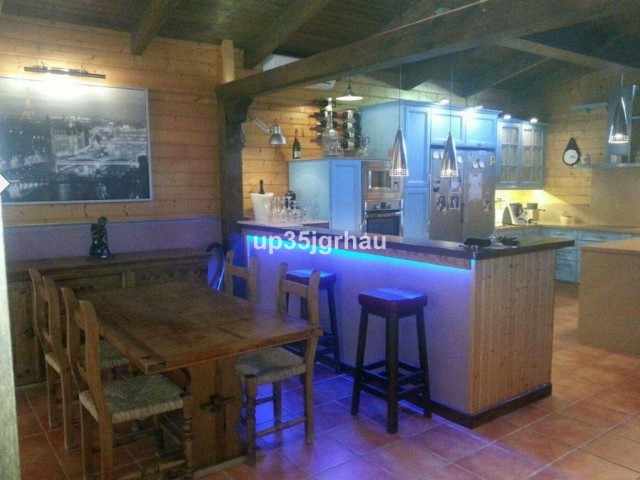 Appartement avec 3 Chambres  à Estepona