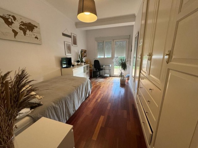 4 Slaapkamer Rijtjeshuis in Nueva Andalucía