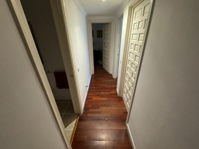 4 Slaapkamer Rijtjeshuis in Nueva Andalucía