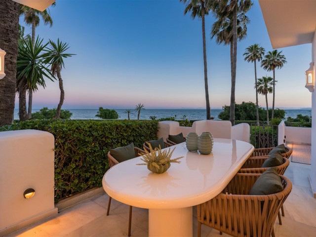 Appartement avec 3 Chambres  à Estepona