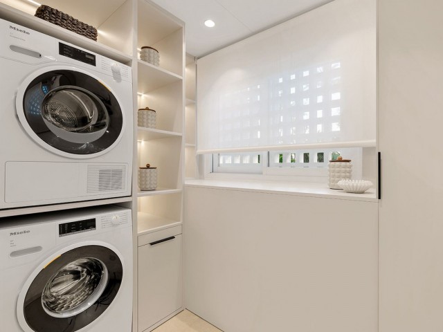 Appartement avec 3 Chambres  à Estepona