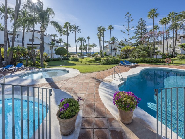 Appartement avec 3 Chambres  à Estepona