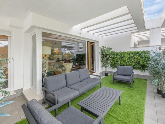2 Bedrooms Apartment in Benahavís