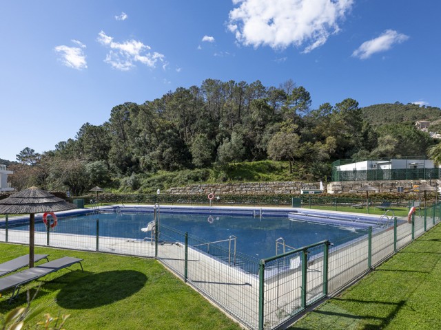 2 Bedrooms Apartment in Benahavís
