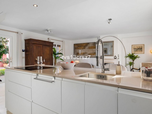 2 Bedrooms Townhouse in Guadalmina Baja