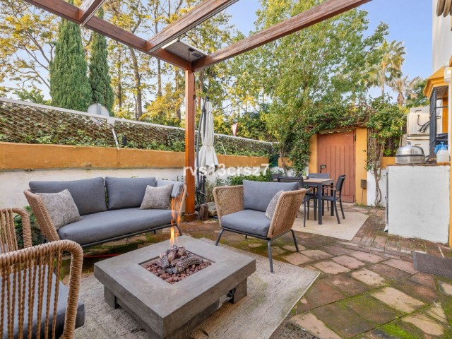 2 Bedrooms Townhouse in Guadalmina Baja