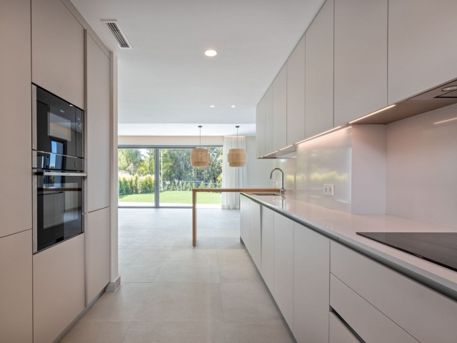 4 Bedrooms Villa in San Pedro de Alcántara