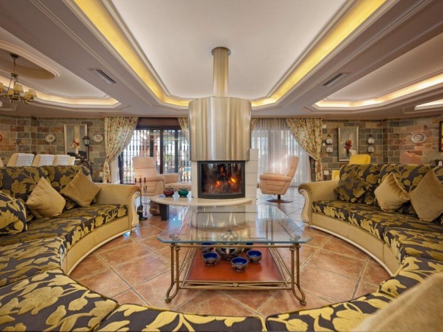 7 Schlafzimmer Villa in Mijas