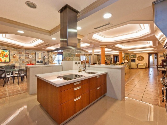 7 Schlafzimmer Villa in Mijas