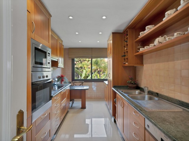 Penthouse avec 2 Chambres  à Puerto Banús