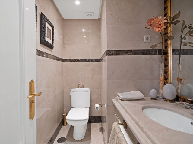 Penthouse avec 2 Chambres  à Puerto Banús