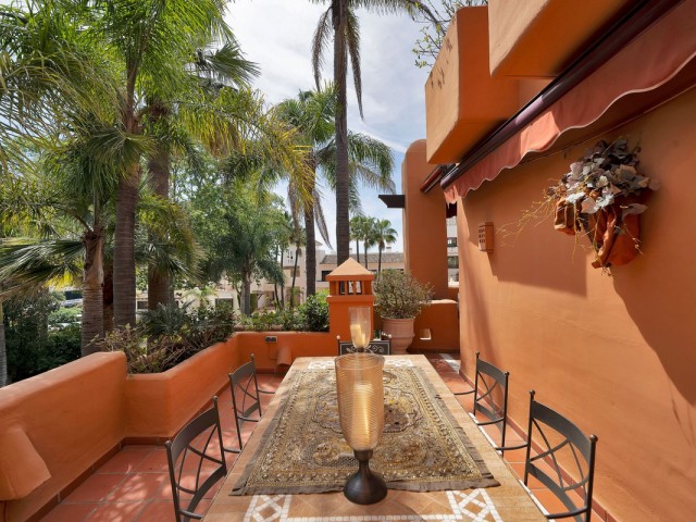 Penthouse avec 2 Chambres  à Puerto Banús