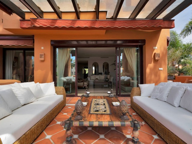 Penthouse avec 2 Chambres  à Puerto Banús