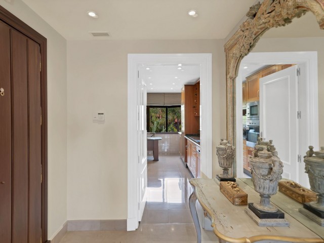 Penthouse avec 2 Chambres  à Puerto Banús