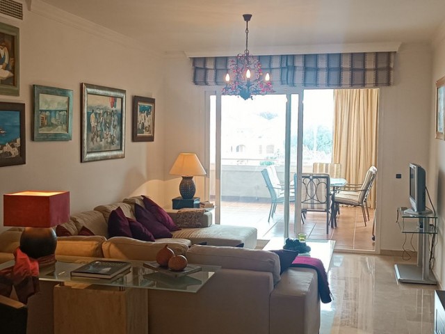 Appartement avec 2 Chambres  à Elviria