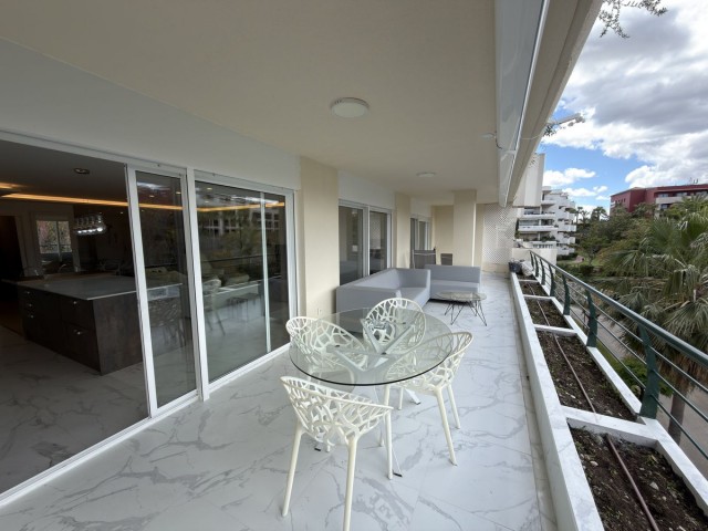 2 Bedrooms Apartment in San Pedro de Alcántara