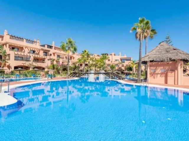 Appartement avec 4 Chambres  à Estepona