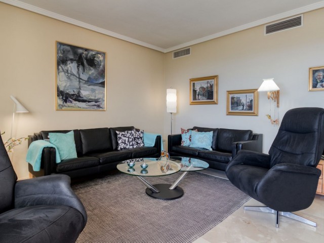 Penthouse avec 2 Chambres  à Benalmadena
