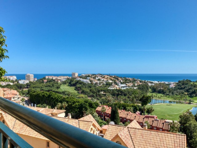 Penthouse avec 2 Chambres  à Benalmadena