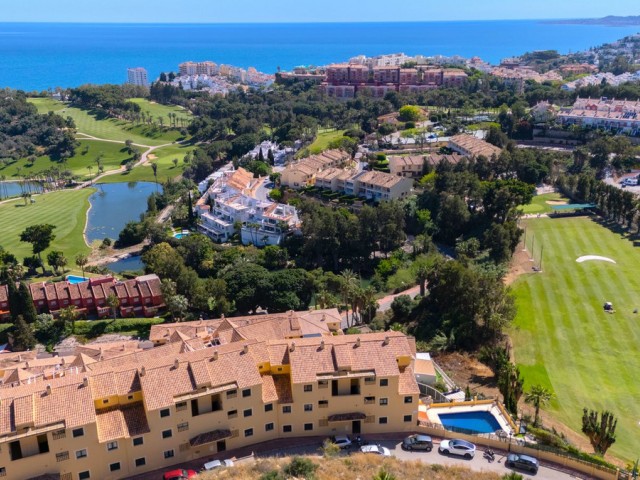 Penthouse avec 2 Chambres  à Benalmadena