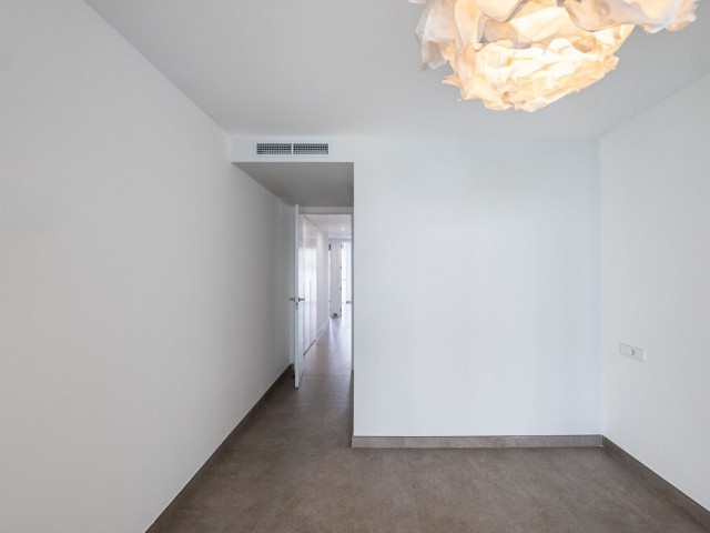 Appartement avec 3 Chambres  à Estepona