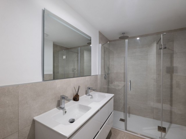 Appartement avec 3 Chambres  à Estepona