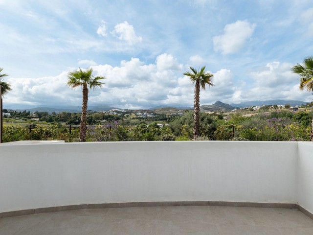 Appartement avec 3 Chambres  à Estepona