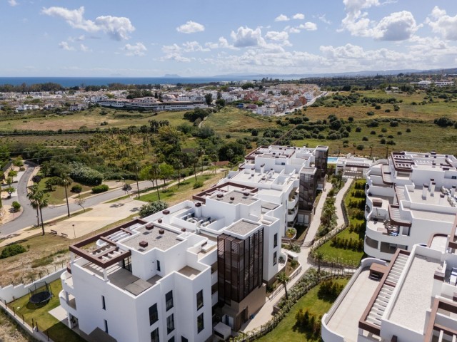 Appartement avec 3 Chambres  à Estepona