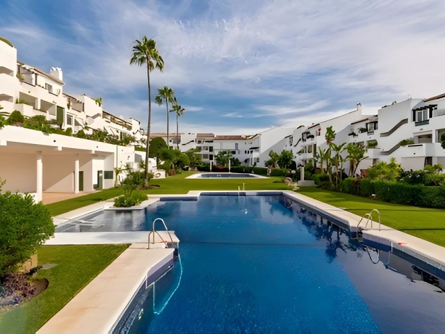 Appartement avec 3 Chambres  à Estepona