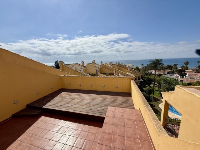 4 Soveroms Villa i Elviria
