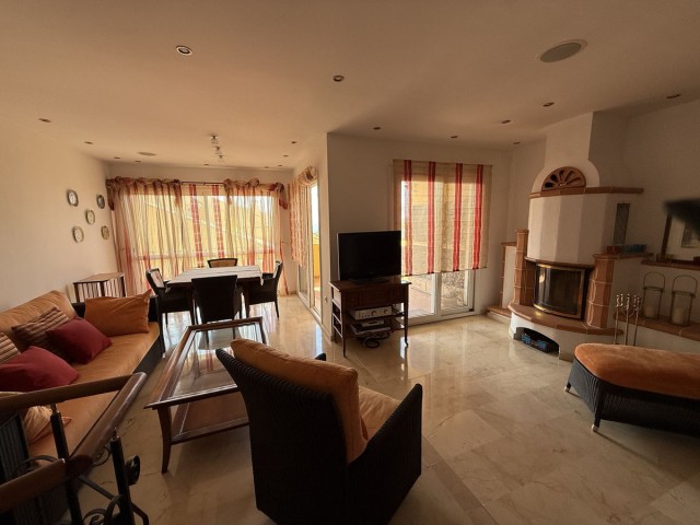 4 Soveroms Villa i Elviria