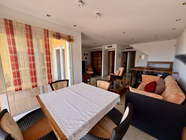 4 Soveroms Villa i Elviria