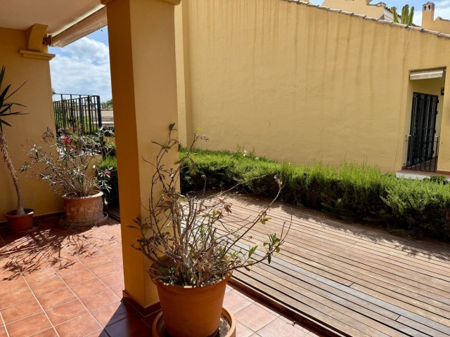 4 Soveroms Villa i Elviria