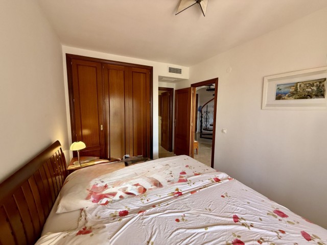 4 Soveroms Villa i Elviria