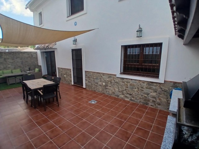 4 Bedrooms Villa in Los Pacos