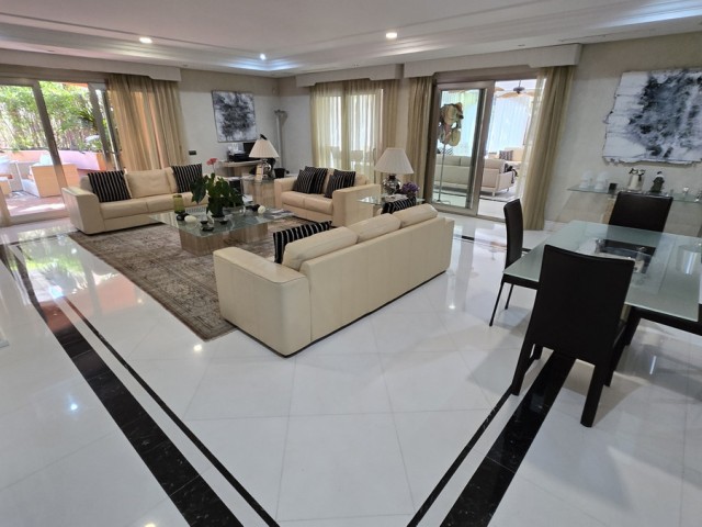 2 Makuuhuoneen Huoneisto Puerto Banús