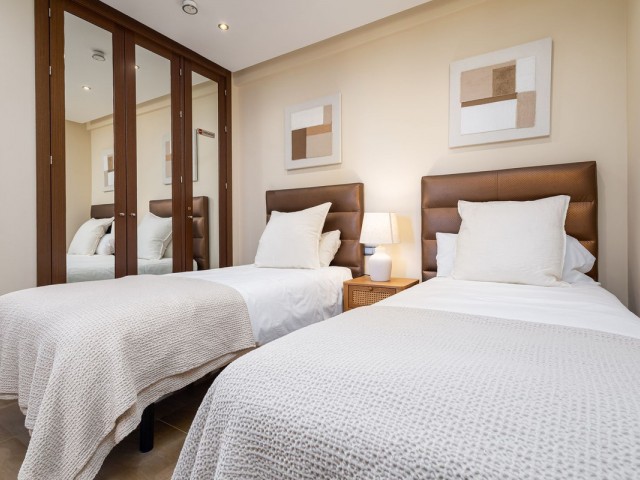 Appartement avec 4 Chambres  à Estepona