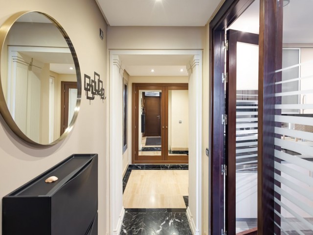 Appartement avec 4 Chambres  à Estepona