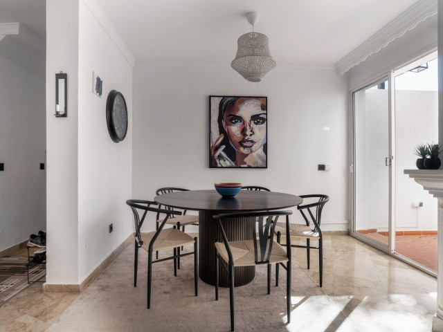 3 Slaapkamer Rijtjeshuis in Nueva Andalucía