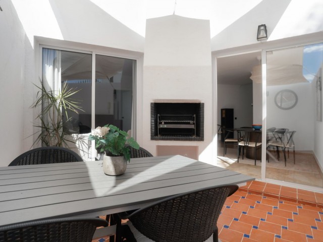 3 Slaapkamer Rijtjeshuis in Nueva Andalucía